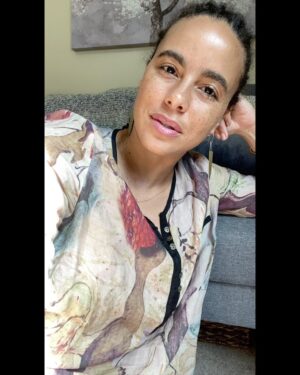 Parisa Fitz-Henley Instagram - Feeling SO grateful in the midst of challenges in my industry to have the bright light of @themonafoundation 📚✨ shining in my life. To be able to work with folks supporting the education of over a million young people worldwide while ALSO conversing with respect, humility and candor…. To see up close examples of financial transparency, efficiency and generosity… To see the responsible distribution of wealth and the aim of helping all others build it… 😮‍💨🙏🥹 I hope the example of the way The Mona Foundation  works spreads far and wide. Please have a look at their wonderful projects via the link in my bio. Not just to donate (tho that’s always welcome) but to lift your spirits and/or give you ideas of what can be. Lots of videos on their site show the various schools all over the world. I hope this is just one of the reminders for you of what’s possible, what’s good and growing in the world. Wishing you a beautiful rest of your day. 🤍

#TheMonaFoundation #Education #GirlsEducation #EducationForAll

Video description: Me, leaning against a couch. I have medium brown skin, dark brown hair and eyes. I’m wearing an earth-tone blouse and talking to camera.