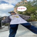 Park Moon-chi Instagram - 10월 13일 금요일, 바로 내일! 갑자기? 박문치와 김씨네과일(@kimsfruits)이 함께하는 다마스 게릴라 방문판매가 열립니다. ‘이봐친구 티셔츠’와 ‘저스트펀 미러볼 티셔츠’를 구매하고 싶으시다면, 지금 바로 박문치(@moongch) 인스타그램 스토리 무물창에 주소와 연락처를 남겨주세요! 내일 오후 2시~5시에 해당 장소에 방문하여 티셔츠를 전달 드릴 예정입니다. (서울 부근만 가능) 오후 6시부터 7시까지 홍대 매직스트로베리사운드 앞에서도 구매가 가능하니 박문판매에 선정되지 않은 분들도 아쉬워 마세요. ‘이봐친구 티셔츠’와 ‘저스트펀 미러볼 티셔츠’를 구매하고 싶으시다면? 박문치와 저스트펀 챌린지에 참여하고 싶으시다면? 내일 저녁 6시 매직스트로베리사운드 앞에서 만나요! 🍋 이봐친구 티셔츠 : 30,000원 🪩 저스트펀 미러볼 티셔츠 : 50,000원 🍋 오후 2시~5시 : 직접 찾아가는 박문판매 🪩 오후 6시~7시 : 매직스트로베리사운드 앞 (서울특별시 마포구 와우산로29길 13 1층) 박문판매 🍋 티셔츠는 카드 결제만 가능합니다. 🪩 ‘방문치의 박문판매’는 촬영이 진행되며, 추후 콘텐츠로 활용될 수 있습니다. @moongch @kimsfruits #박문치 #PARKMOONCHI #김씨네과일 #kimsfuits #방문치의박문판매