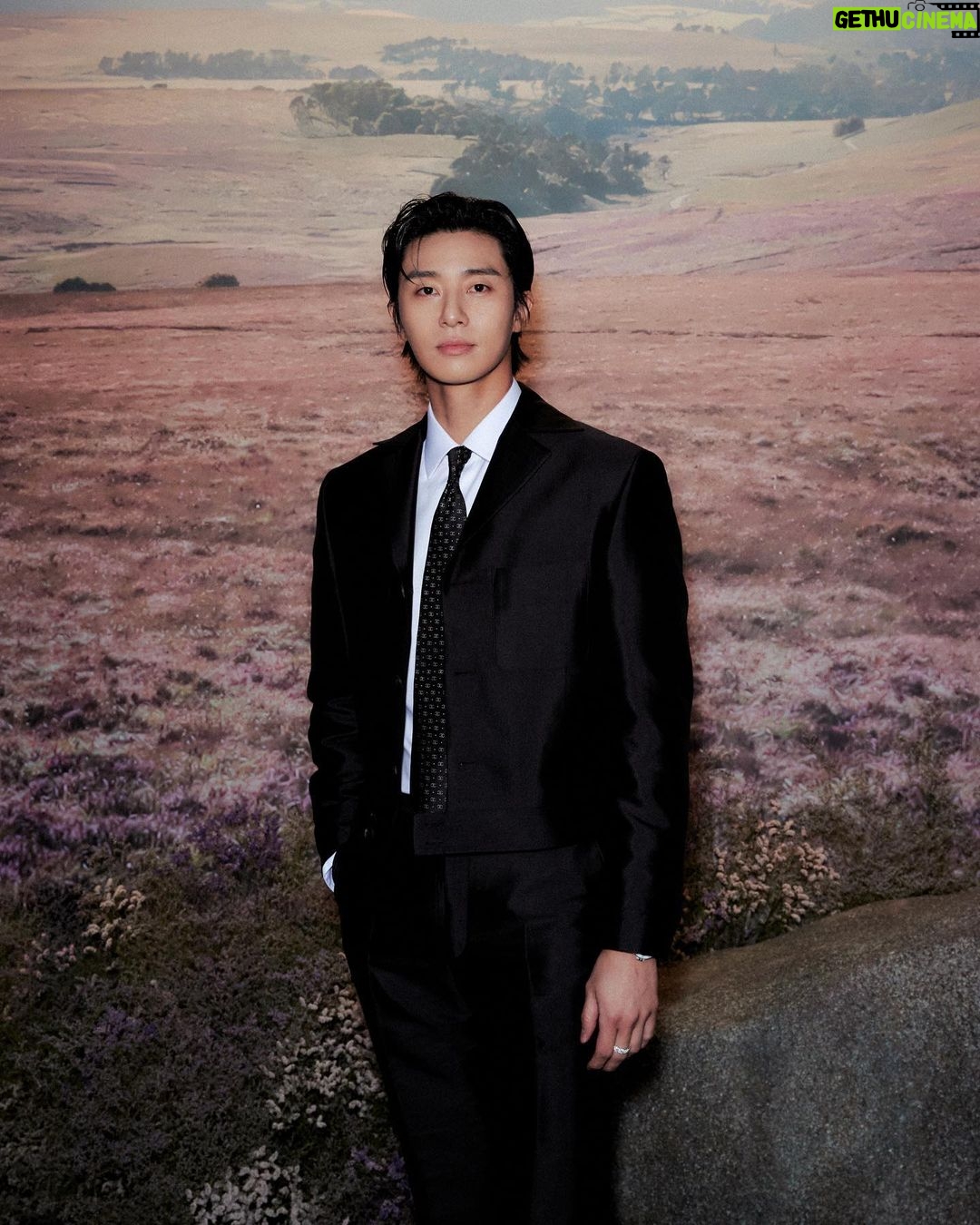 Park Seo-jun Instagram - #TweedDeCHANEL #트위드드샤넬 #CHANEL