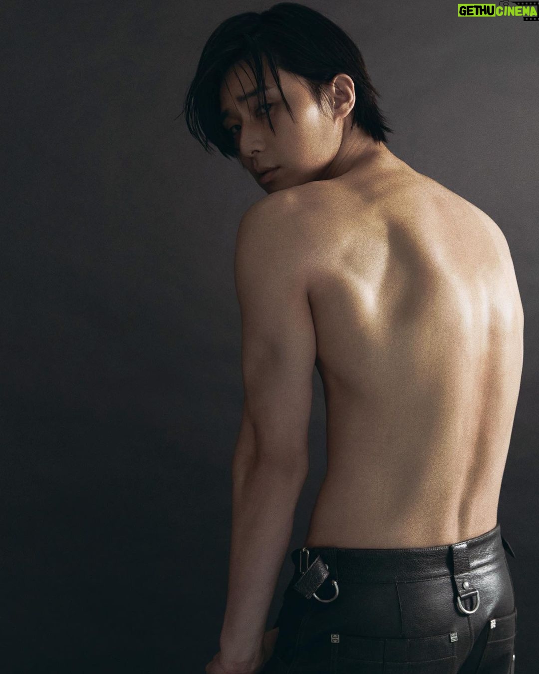 Park Seo-jun - 3.1 Million Likes - @numerotokyo