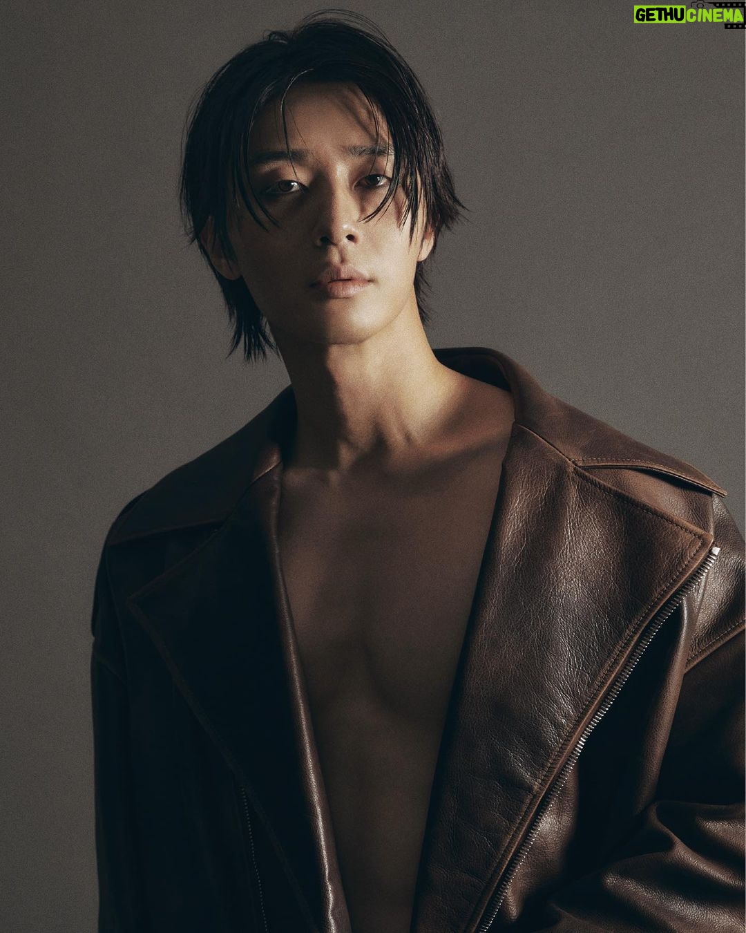 Park Seo-jun - 3.1 Million Likes - @numerotokyo