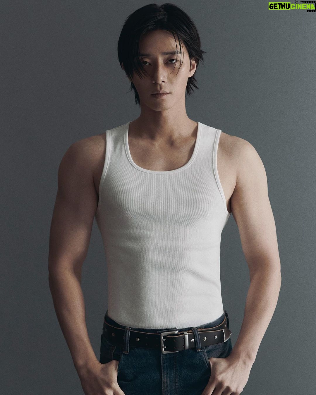 Park Seo-jun - 3.1 Million Likes - @numerotokyo