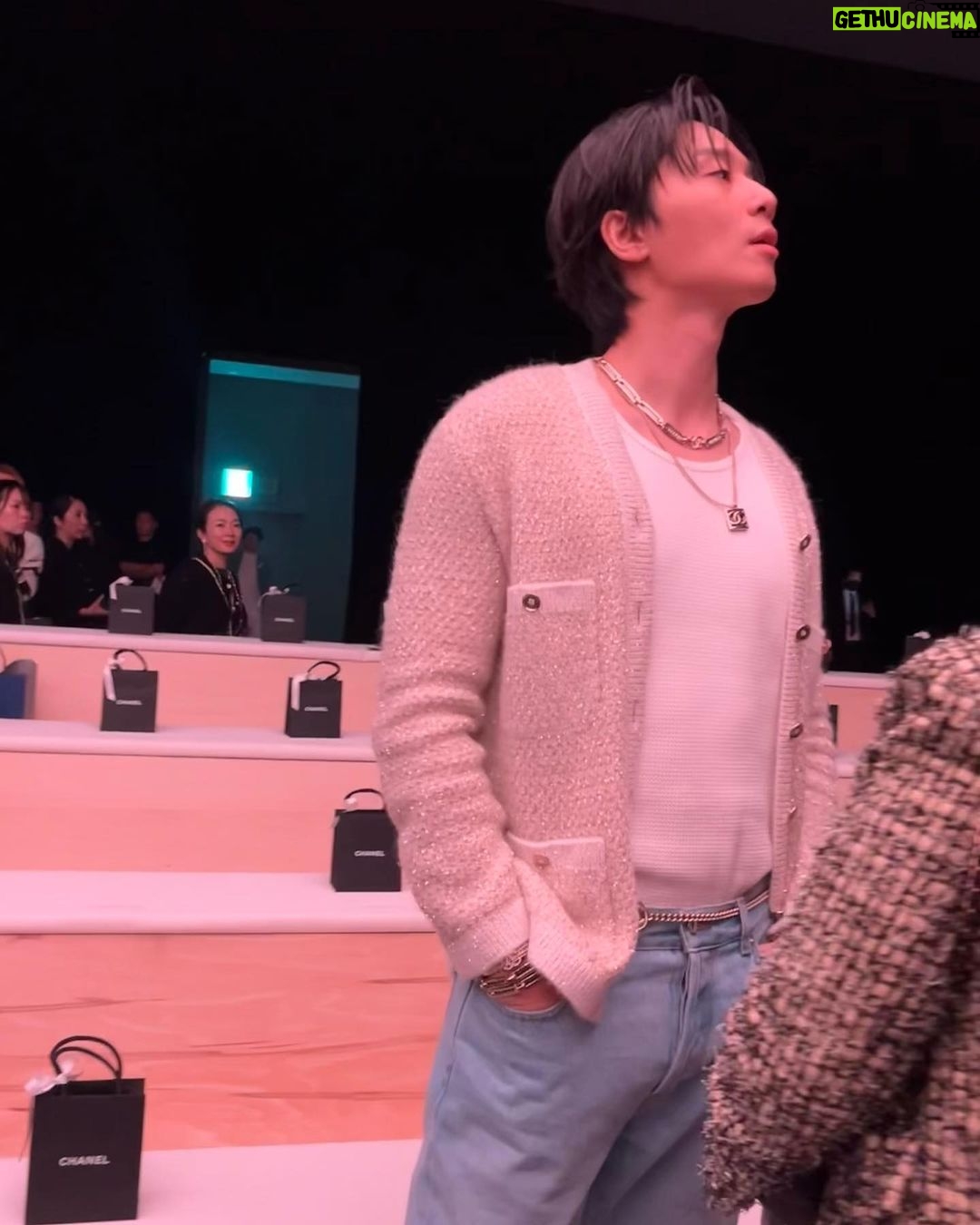 Park Seo-jun - 2.7 Million Likes - 💕💓💗💖💞💘💝
#CHANELMetiersdArt
#CHANELinTokyo
#CHANELShow