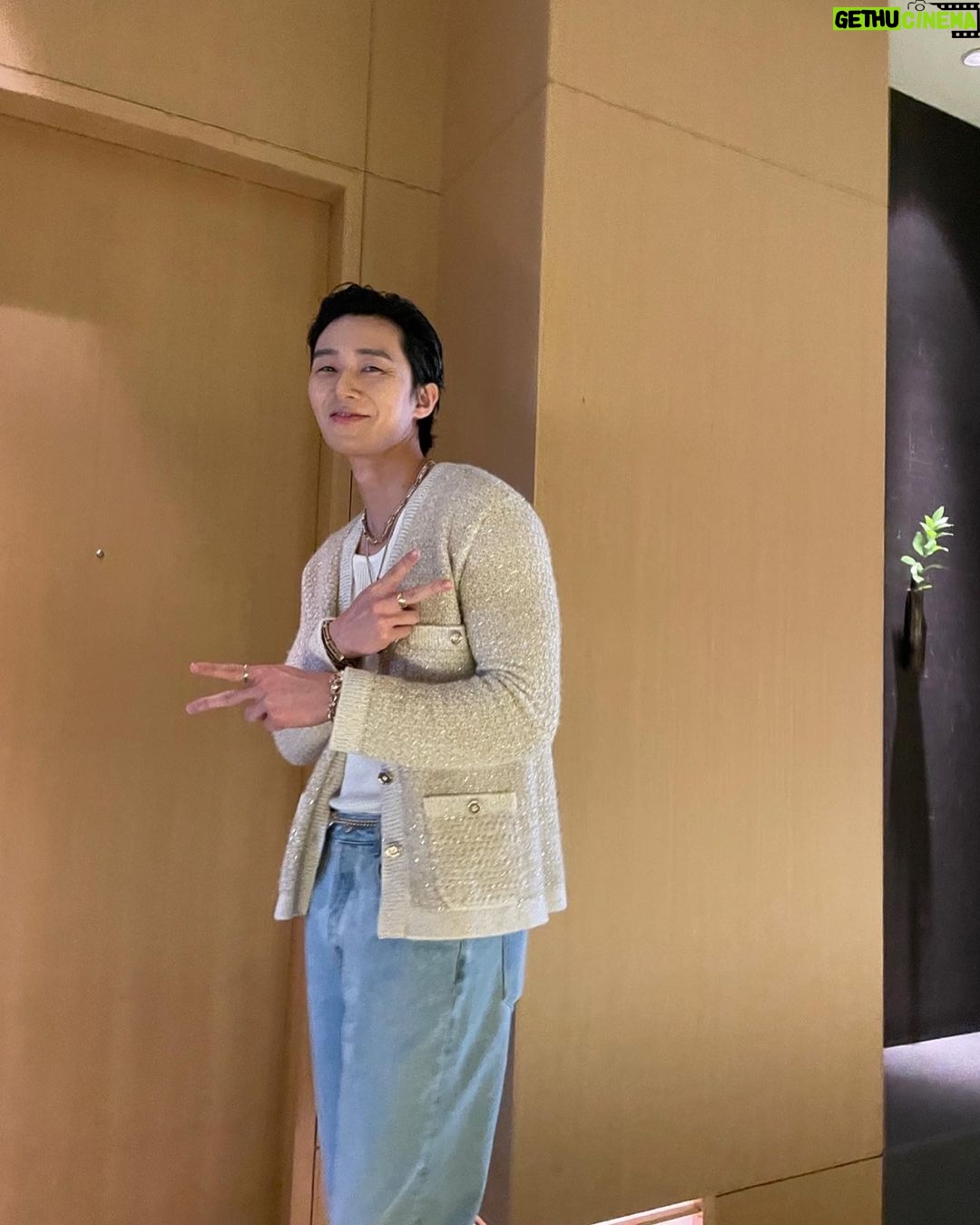 Park Seo-jun - 2.7 Million Likes - 💕💓💗💖💞💘💝
#CHANELMetiersdArt
#CHANELinTokyo
#CHANELShow