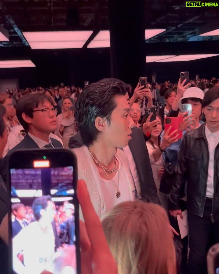 Park Seo-jun - 2.7 Million Likes - 💕💓💗💖💞💘💝
#CHANELMetiersdArt
#CHANELinTokyo
#CHANELShow