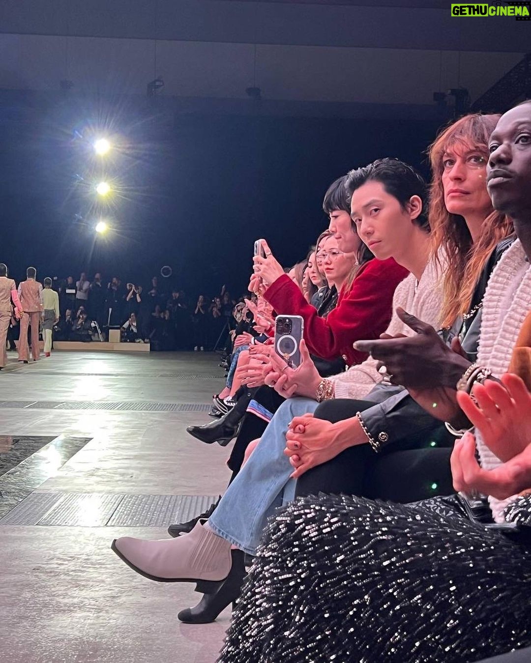 Park Seo-jun - 2.7 Million Likes - 💕💓💗💖💞💘💝
#CHANELMetiersdArt
#CHANELinTokyo
#CHANELShow