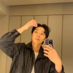 Park Seo-jun Instagram - 🪞📸