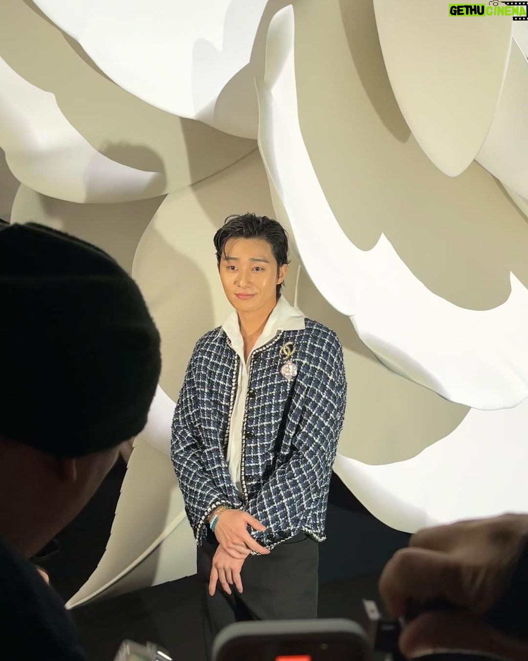 Park Seo-jun - 4.4 Million Likes - 💙💙💙💙💙💙
#ChanelFallWinter