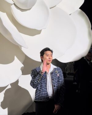 Park Seo-jun Instagram - 💙💙💙💙💙💙

#ChanelFallWinter