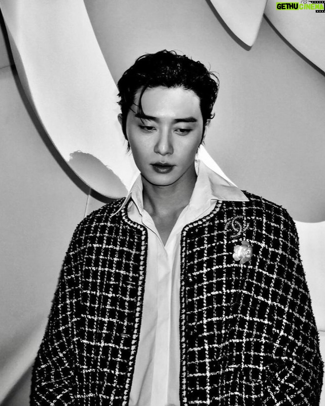Park Seo-jun - 4.4 Million Likes - 💙💙💙💙💙💙
#ChanelFallWinter