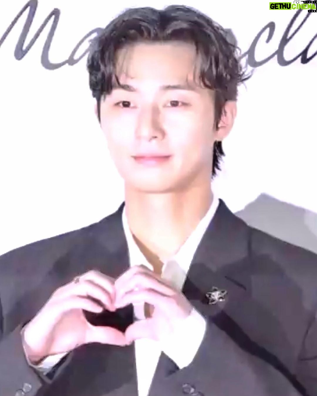 Park Seo-jun - 2.9 Million Likes - ➡️➡️➡️➡️➡️🫶🏻