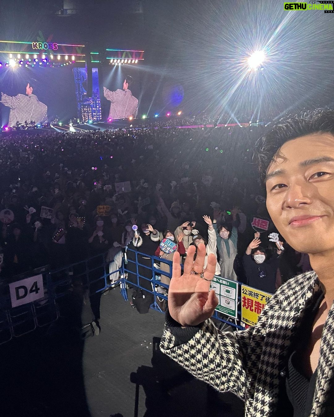 Park Seo-jun - 3.1 Million Likes - 감사해요 사랑해요 ❤️🔥
다들 건강하시고
얼른 또 만날 수 있길 🥹