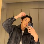 Park Seo-jun Instagram - 🪞📸