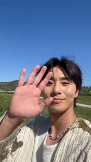 Park Seo-jun Instagram - Memory of Grasse🇫🇷
즐거운 추석 되시길 바라며💙🤍❤️