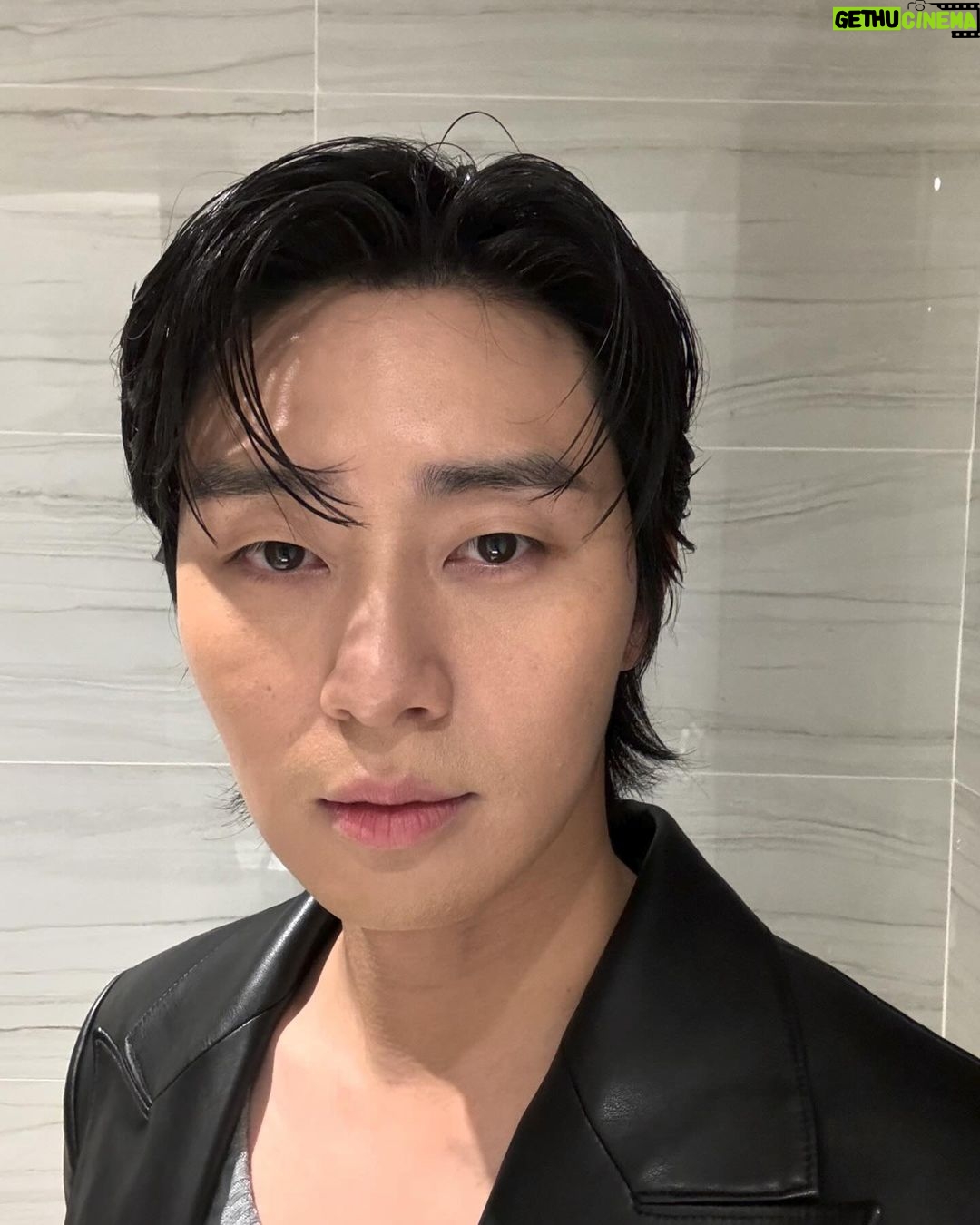 Park Seo-jun Instagram - 드디어 오늘 @netflixkr 경성크리처 오픈! 많은 관심 부탁 드릴까 하오 #경성크리처 #netflix See you on Netfilx