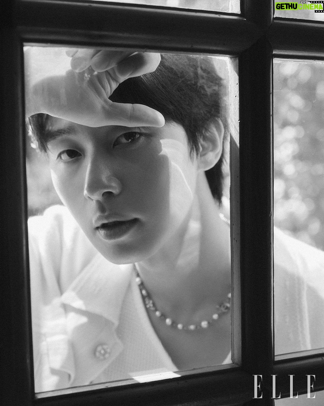 Park Seo-jun Instagram - #DANSLESCHAMPSDECHANEL #CHANELFRAGRANCE #CHANELGRASSE @CHANEL.BEAUTY.KOREA