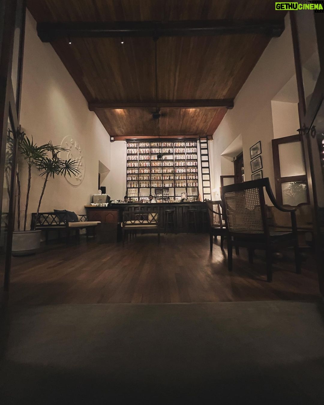 Parno Mittra Instagram - An evening well spent at @ropewalksl @galle_fort_hotel 🥂🥂 Thank you @aca_auntyclaireabroad , you are a riot! Lots of love to @riaangeorge 💖💖