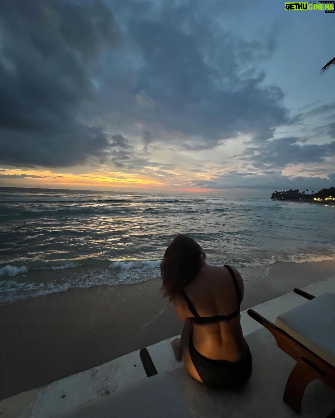 Parno Mittra - 43.9K Likes - Chasing sunsets forever!
Captured by @aditi__das