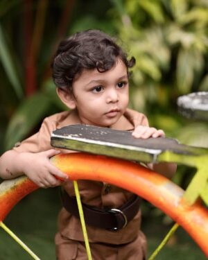 Parvathy R Krishna Instagram - Here is the beginning of Achuttan’s Birthday post..Can’t thank enough @mini_kup , Nishi for the amazing outfit ..You made Achukuttan’s day ..❤️❤️❤️