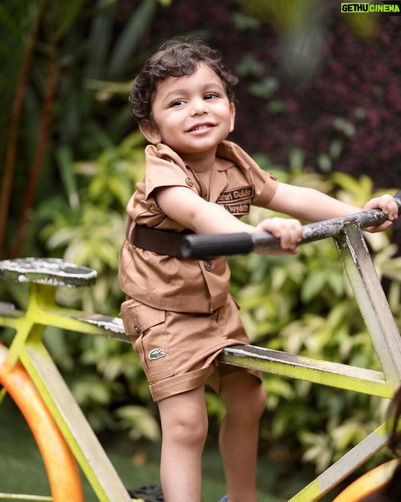 Parvathy R Krishna Instagram - Here is the beginning of Achuttan’s Birthday post..Can’t thank enough @mini_kup , Nishi for the amazing outfit ..You made Achukuttan’s day ..❤️❤️❤️