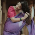Parvathy R Krishna Instagram - When life gives you reasons to flaunt, wear a saree! Shoot for : @aambal.everypetalisunique [They have got some unique and classy collections] 📸 : @snipercam_weddings @_stories_by_mathews__ @_mathews_photography