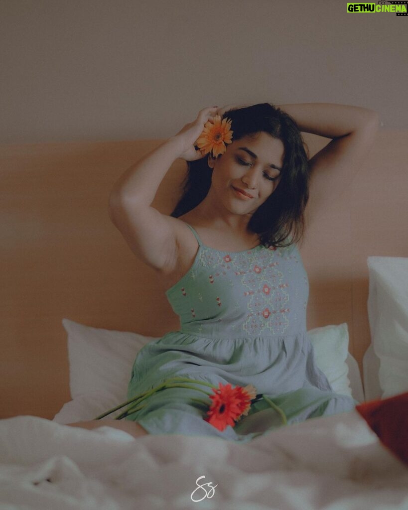 Parvathy R Krishna Instagram - A woman is like a rare flower, she blooms with the right amount of love and care 🌼🌸💐 📸 : @storiesbysujith