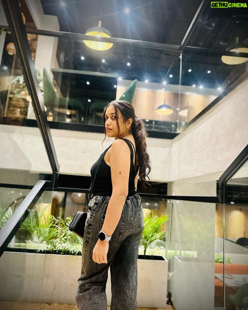Actress Parvathy R Krishna HD Instagram Photos and Wallpapers December ...