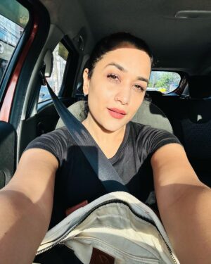 Parvathy R Krishna Instagram - First day at the gym❤️ , This pictures should be on the feed ..Thank you for the inspiration @rimitomy ..Its sure that I will achieve my goal and thats my new year resolution ,what’s your’s? 
Comment ❤️