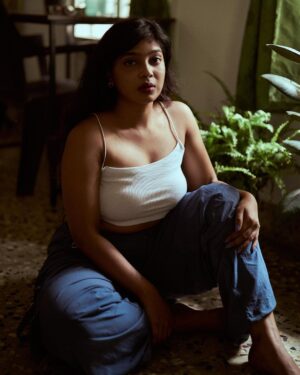 Parvathy Saran Instagram - loving, living, accepting 🤍 Portraits @haya_dp