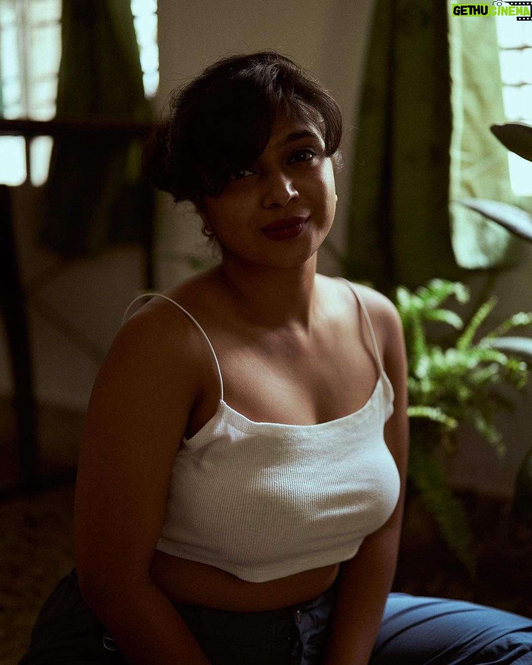 Parvathy Saran - 42.9K Likes - loving, living, accepting 🤍 Portraits @haya_dp