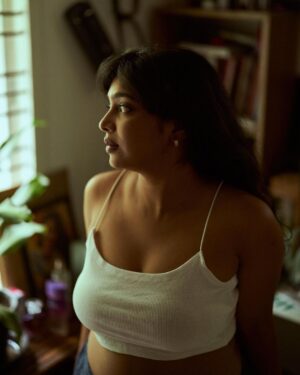 Parvathy Saran Instagram - loving, living, accepting 🤍 Portraits @haya_dp