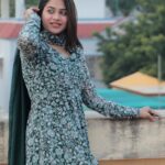 Parveen Instagram – மேகமோ அவள்
மாய பூ திரள் தேன் அலை
சுழல் தேவதை நிழல்🤍
.
.
.
Beautiful dress from @_fabern
#instagood #instagram #insta #picoftheday #parveenofficial