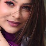 Parveen Instagram – Kiliyae…
Nee pirindhaal saagiren
Viragaai…un vizhiyae ketkiren
Uliyae…un urasal yerkiren
Unakkaai en kuraigal thorkkiren🤍
.
.
.
.
Makeover : @makeupstories_by_tara
Photography : @shotsbyuv
#instagood #instagram #picoftheday #parveenofficial