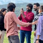 Parveen Instagram – Varam kepom 🎶🤍 #kanakaanumkaalangal @disneyplushotstartamil #kkk #season2 #yercaudtrip #shootingtime #fun #photography Yercaud Hills, Tamil Nadu