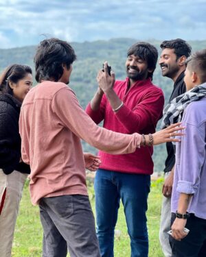 Parveen Instagram - Varam kepom 🎶🤍 #kanakaanumkaalangal @disneyplushotstartamil #kkk #season2 #yercaudtrip #shootingtime #fun #photography