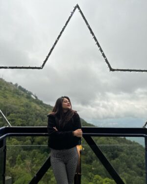 Parveen Instagram - Yercaud diaries 🖤✨
.
.
Pc - @tejavenkateshoffl thango❤️
.
.
#instagood #instagram #picoftheday #trending #like #yercaudhills #parveenofficial