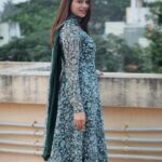 Parveen Instagram – மேகமோ அவள்
மாய பூ திரள் தேன் அலை
சுழல் தேவதை நிழல்🤍
.
.
.
Beautiful dress from @_fabern
#instagood #instagram #insta #picoftheday #parveenofficial