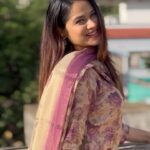 Parveen Instagram – Uyir paadhi unnakeyy🤍
.
.
#anbenum #leo #thalapathy #trisha #trending #tamilsong #love #reels #reelsinstagram #reelitfeelit #instagram #instagood #like #trendingreels #parveenofficial