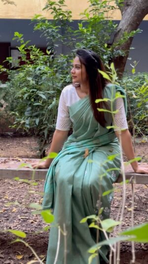 Parveen Instagram - Railin Oligal🤍
.
.
Saree from @dv_sarees 
.
.
#railinoligal #instagram #instagood #like #trendingreels #trending #reels #reelsinstagram #reelitfeelit #parveenofficial