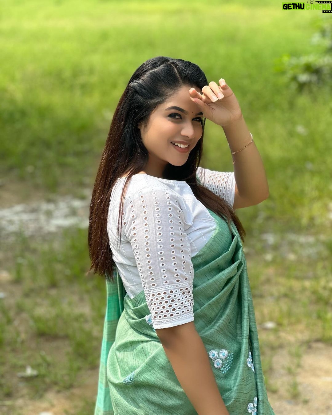 Parveen - 30.4K Likes - Beautiful saree from @dv_sarees ✨
.
.
#instagood #instagram #instadaily #like #shooting #picoftheday #kanakaanumkaalangal #beingmalar #parveenofficial