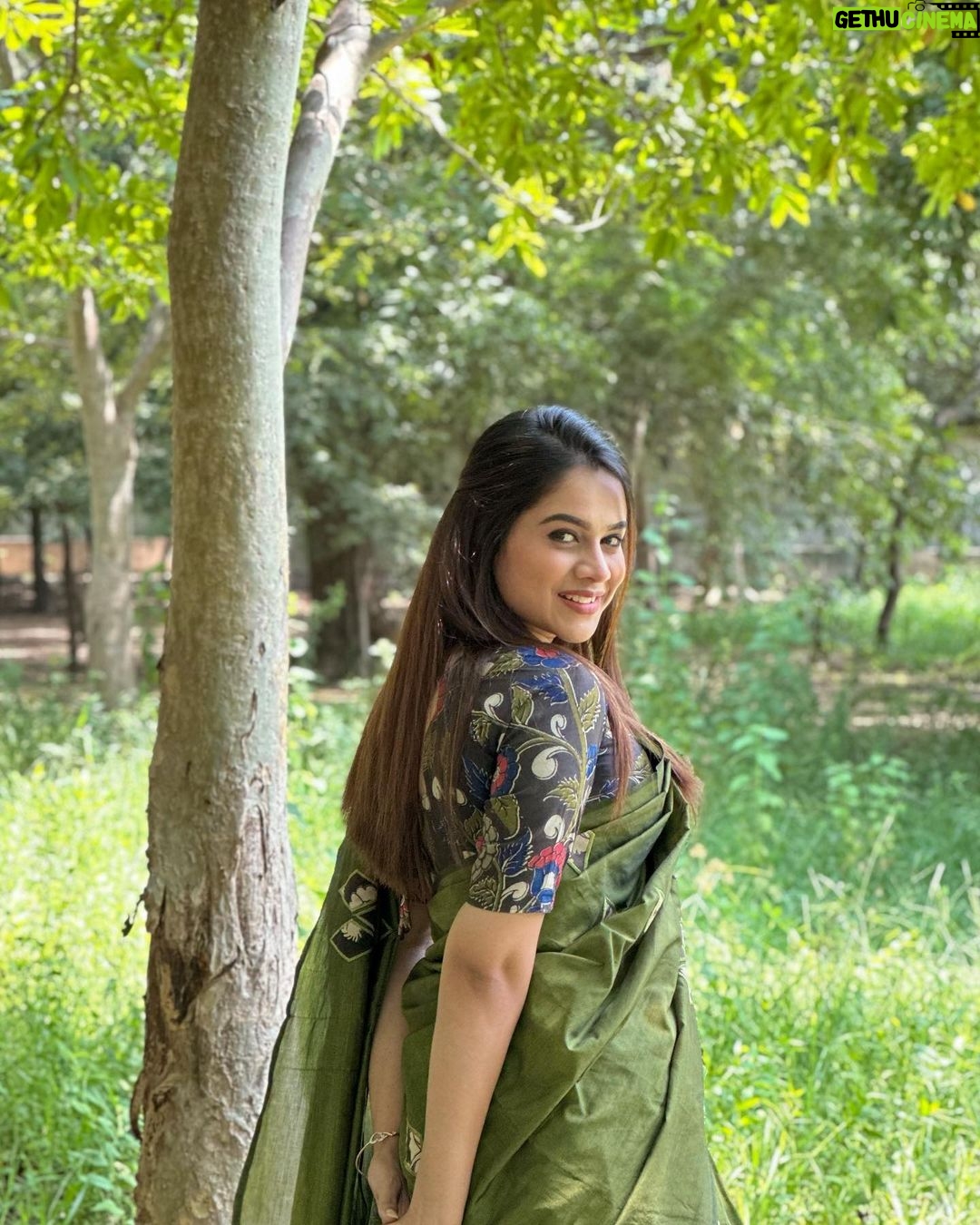 Parveen - 29.2K Likes - Being Malar💚
.
📸 @abeneya_official
.
#instagram #instagood #picoftheday #trending #kanakaanumkaalangal #hotstar #parveenofficial