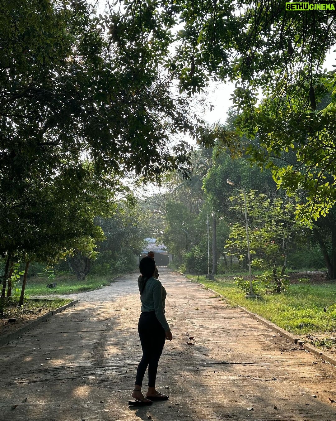Parveen Instagram - Azhagiye aasai unarvu thandhatheyy❤️🩹 . . . #picoftheday #trending #explore #instagood #instagram #instalike #insta #parveenofficial