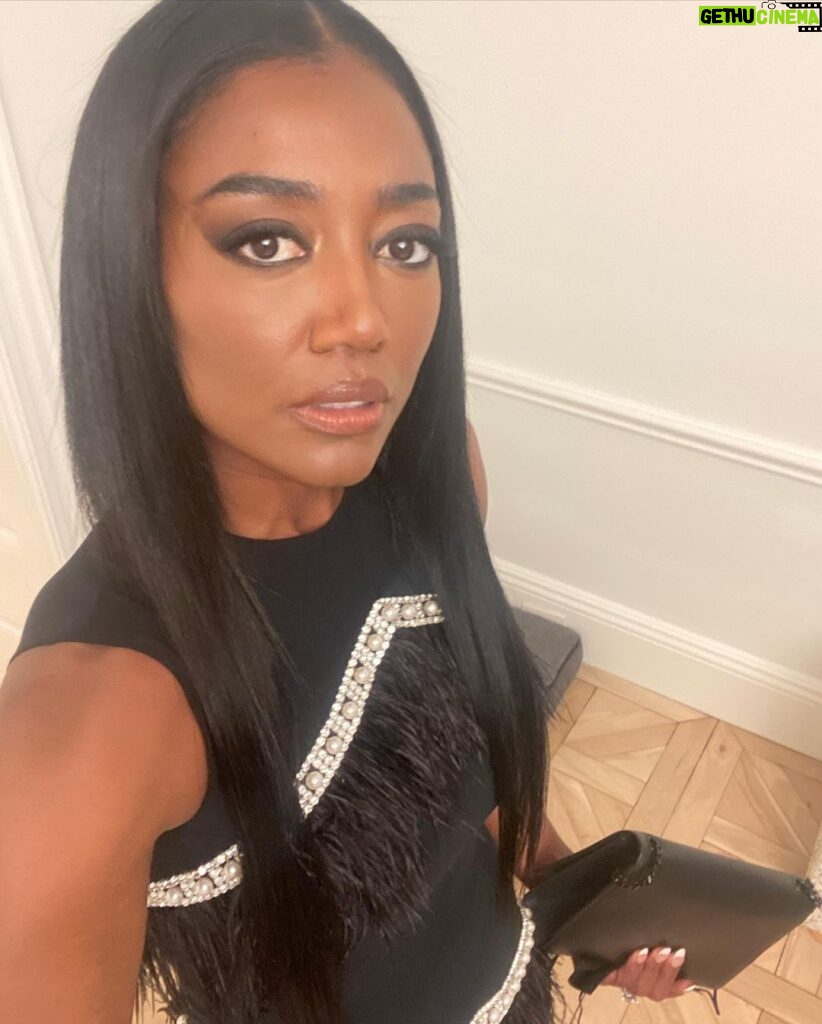 Patina Miller Instagram - Last night for @wwd honors ❤️ Felt cute. Def not deleting...y'all had me feeling good af about the finale! Thank you so much for the kind words..🥹So glad you enjoyed it. Season 3 is loading....❤️❤️ 💇🏽‍♀️: @hairbyromorgan 💄: @amandawilsonmakeup 💃🏾: @csiriano
