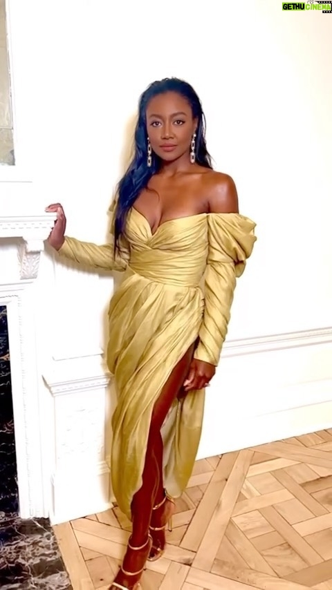 Patina Miller Instagram - You would never know I ran 26.2 miles on Sunday...😂😂 It's my bday week, and I wanted playful but DRAMA(to hide the pain 😩🏃🏾♀️)for last night with @glamourmag #womenoftheyearawards ❤️ So the team delivered! @elizayerry @rebeccarestrepo @geobrianhmu @zimmermann @thisisstateproperty @giuseppezanotti @modernstitchtailoring 🙌🏾(miracle goddess queen 🥰)