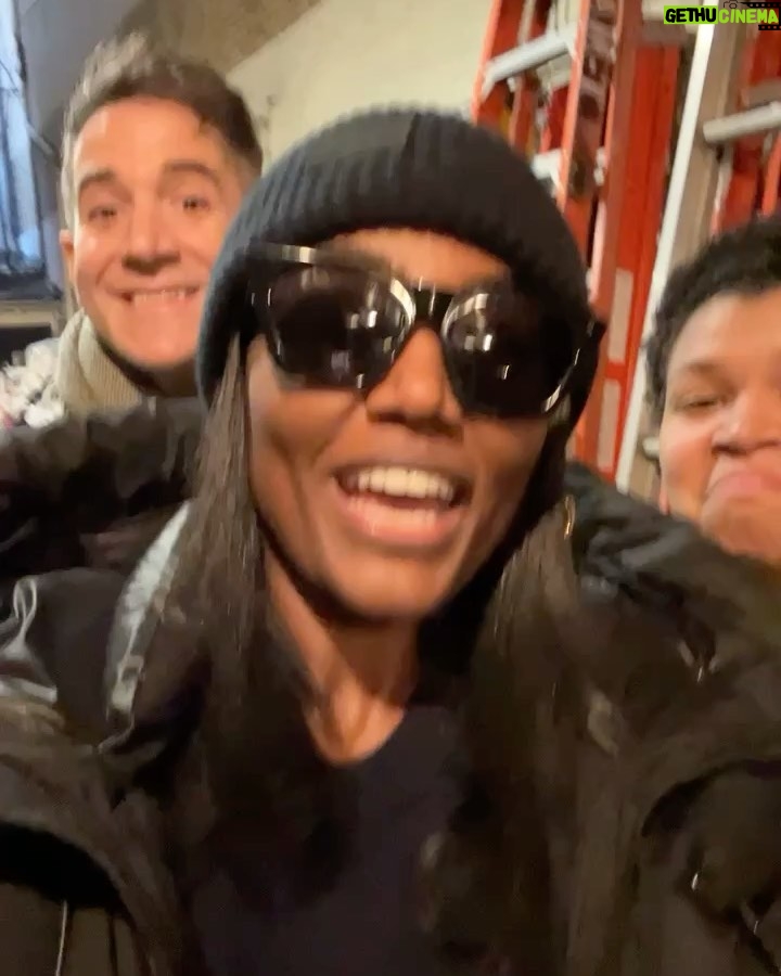 Patina Miller Instagram - More.....😂❤️ @intothewoodsbroadway