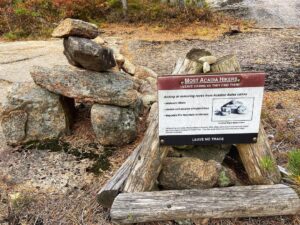 Patrice Godin Instagram - Retour sur la journée d’hier. Dorr Mountain (2X) suivi de Sand Beach et Ocean Path. Mount Desert Island et Acadia sont un sérieux coup de cœur. Certainement un classique d’automne en devenir ⛰️🌊🙏🏻