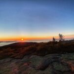 Patrice Godin Instagram - 5 heures du matin, prêt à grimper Cadillac Mountain pour voir le soleil se lever. De toute beauté. Appréciez chaque instant 🙏🏻 #hiking #trailrunning #mountdesertisland #barharbor #maine Acadia National Park