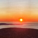 Patrice Godin Instagram - 5 heures du matin, prêt à grimper Cadillac Mountain pour voir le soleil se lever. De toute beauté. Appréciez chaque instant 🙏🏻 #hiking #trailrunning #mountdesertisland #barharbor #maine Acadia National Park