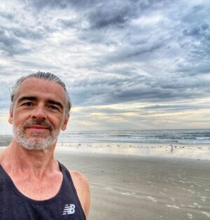 Patrice Godin Instagram - Course du matin. Moody Beach, Maine. Je vivrais là pour toujours 🙏🏻😎
#ocean #course #zenendurance
