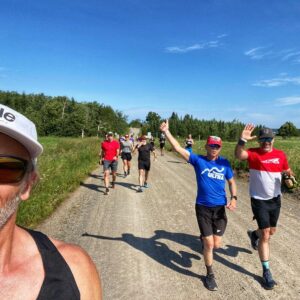 Patrice Godin Instagram - Quelques photos prises au @bigwolfbackyardultracircuit de Cacouna. Mon compte-rendu de la course sera disponible en ligne ce vendredi sur mon site web (lien en bio).